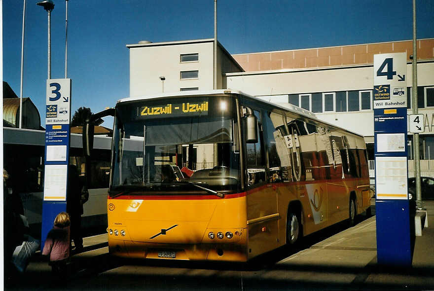(073'910) - Schmidt, Jonschwil - TG 149'071 - Volvo (ex Buner&Schmidt, Jonschwil) am 8. Januar 2005 beim Bahnhof Wil