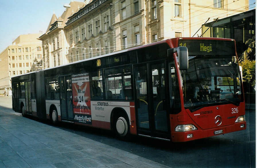 (073'924) - SW Winterthur - Nr. 326/ZH 687'326 - Mercedes am 8. Januar 2005 beim Hauptbahnhof Winterthur
