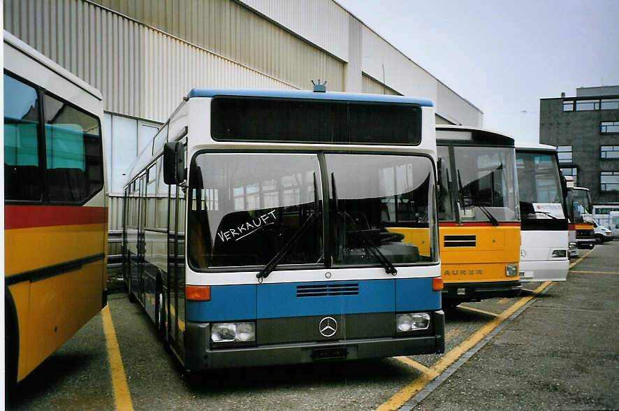 (074'035) - Knpfel, Dinhard - Mercedes (ex VZO Grningen Nr. 58; ex Schneider, Meilen Nr. 11; ex VBZ Zrich Nr. 206) am 16. Januar 2005 in Biel, Rattinbus