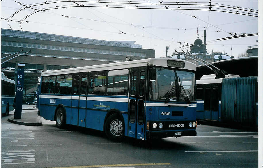 (075'213) - Bucheli, Kriens - Nr. 4/LU 15'746 - NAW/FHS am 25. Februar 2005 beim Bahnhof Luzern