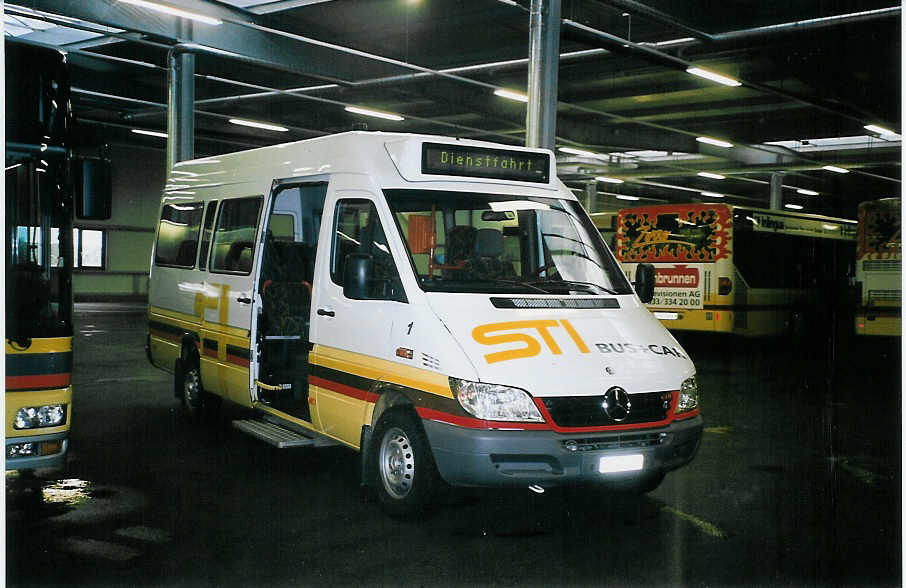 (076'010) - STI Thun - Nr. 1/BE 300'401 - Mercedes am 9. April 2005 in Thun, Garage