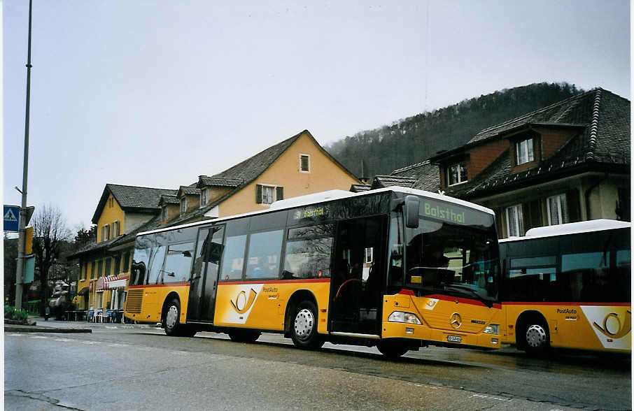 (076'418) - PostAuto Thal-Gu-Lebern - SO 149'604 - Mercedes am 24. April 2005 in Langenbruck, Post