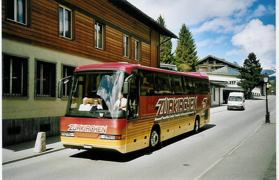(076'521) - Zurkirchen, Malters - LU 15'560 - Neoplan am 8. Mai 2005 beim Autobahnhof Adelboden