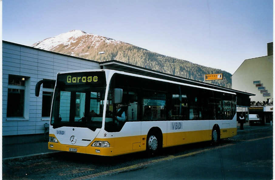 (076'731) - VBD Davos - Nr. 2/GR 81'985 - Mercedes am 27. Mai 2005 beim Bahnhof Davos-Dorf