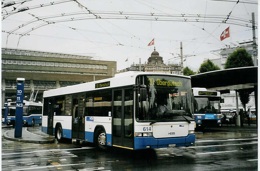 (078'428) - VBL Luzern - Nr. 614/LU 202'614 - Scania/Hess am 11. Juli 2005 beim Bahnhof Luzern