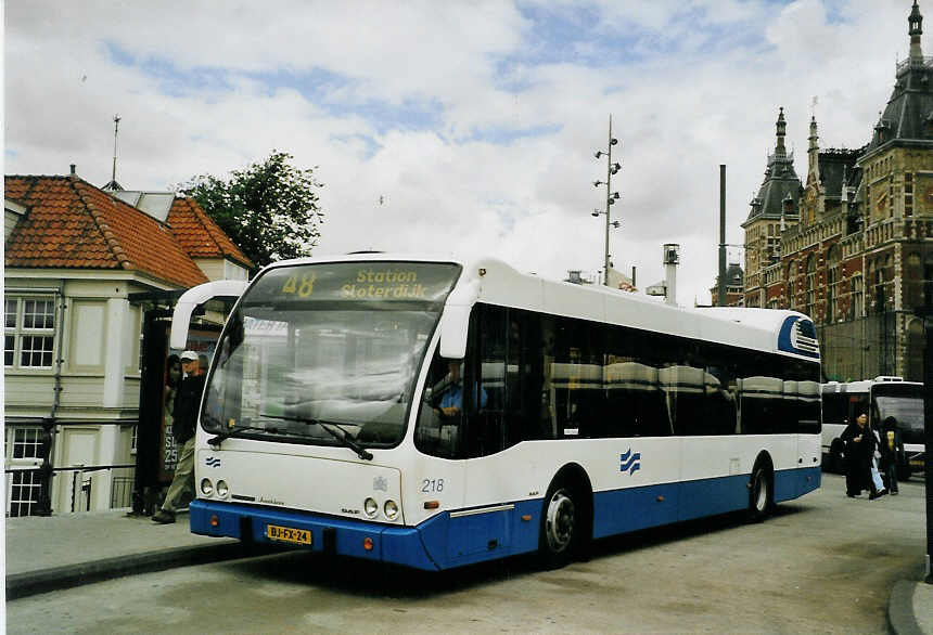 (078'727) - GVB Amsterdam - Nr. 218/BJ-FX-24 - DAF/Berkhof am 20. Juli 2005 beim Bahnhof Amsterdam