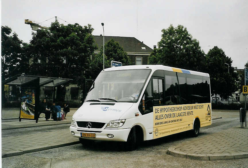 (078'911) - Hermes, Kampen - Nr. 1502/BN-XH-33 - Mercedes am 21. Juli 2005 beim Bahnhof Venlo