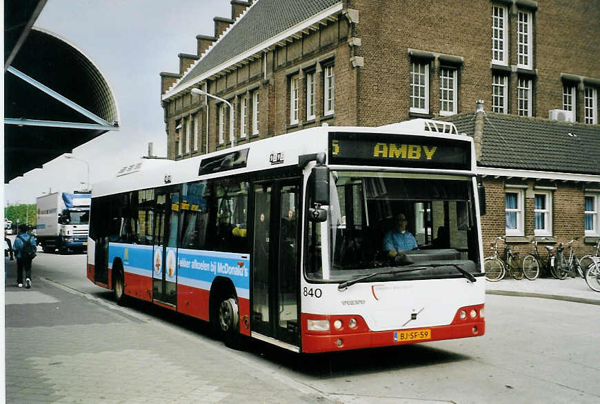 (079'011) - Stadsbus, Maastricht - Nr. 840/BJ-SF-59 - Volvo am 23. Juli 2005 beim Bahnhof Maastricht
