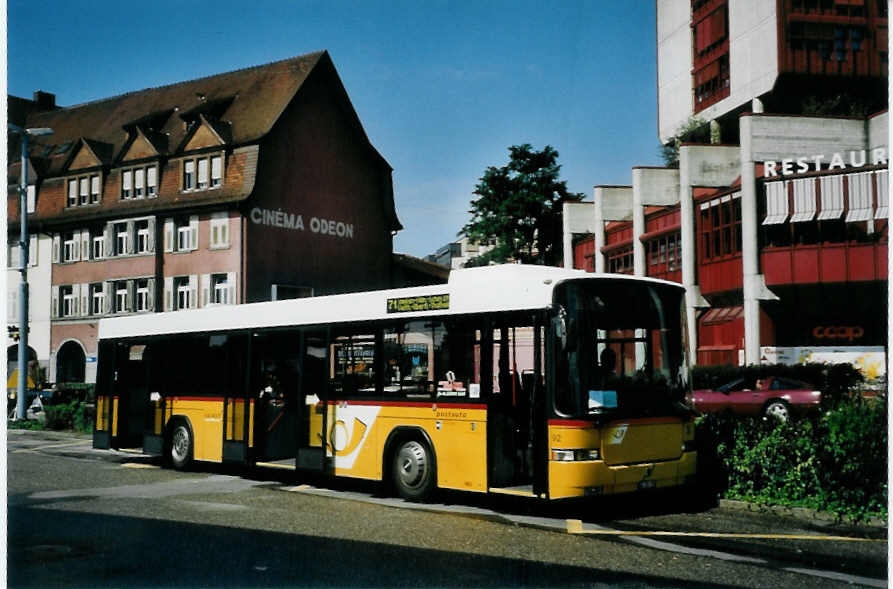 (080'026) - Voegtlin-Meyer, Brugg - Nr. 92/AG 226'155 - Volvo/Hess am 28. August 2005 beim Bahnhof Brugg