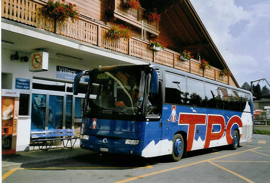 (080'309) - TPC Aigle - Nr. 14/VD 523'372 - Irisbus am 3. September 2005 beim Bahnhof Villars-sur-Ollon
