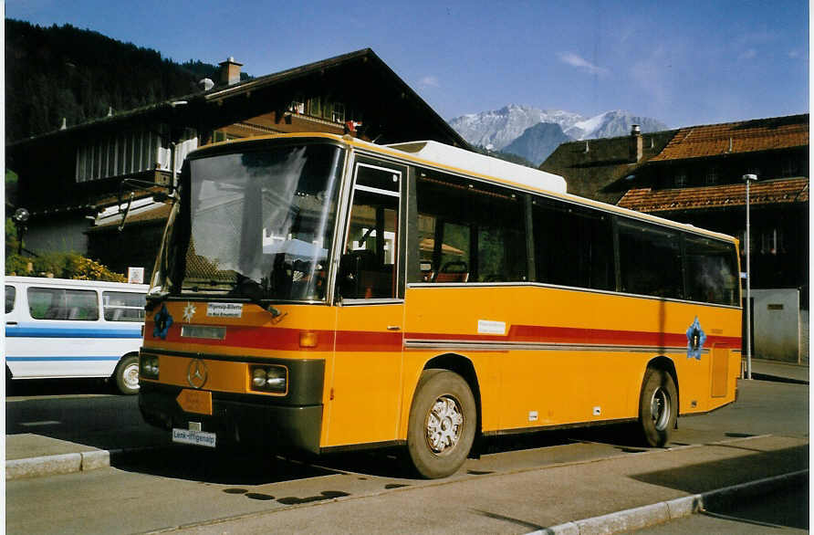 (080'313) - Gobeli, Lenk - Mercedes/Vetter (ex AVG Grindelwald Nr. 16; ex Danzas, Lugano) am 3. September 2005 beim Bahnhof Lenk