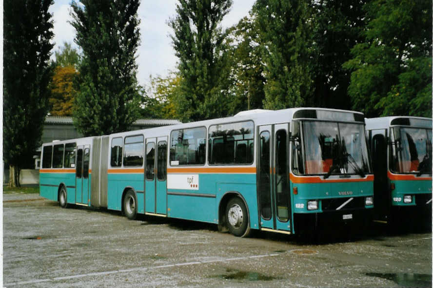 (080'334) - TPF Fribourg - Nr. 122/FR 300'278 - Volvo/Hess (ex GFM Fribourg Nr. 122) am 10. September 2005 in Thun, Lachenwiese