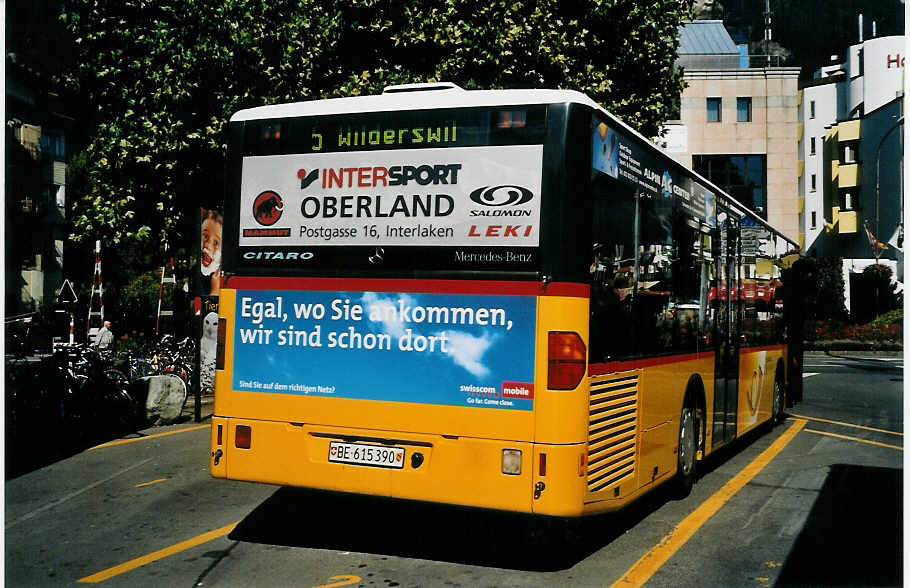 (080'521) - PostAuto Berner Oberland - BE 615'390 - Mercedes (ex P 25'380) am 25. September 2005 beim Bahnhof Interlaken West