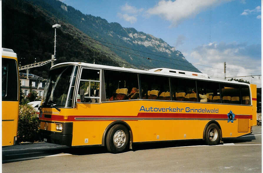(080'536) - AVG Grindelwald - Nr. 22/BE 92'977 - Vetter am 25. September 2005 beim Bahnhof Interlaken Ost