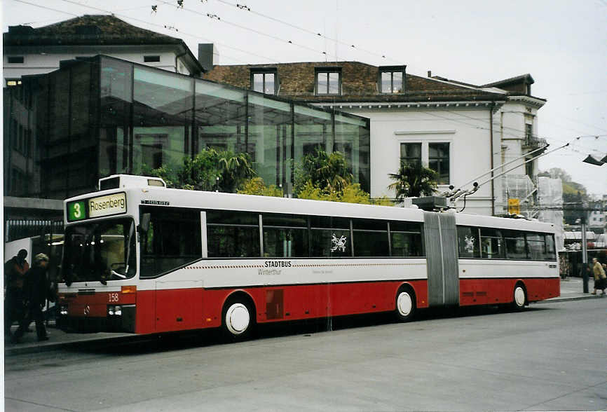(080'935) - SW Winterthur - Nr. 158 - Mercedes Gelenktrolleybus am 18. Oktober 2005 beim Hauptbahnhof Winterthur