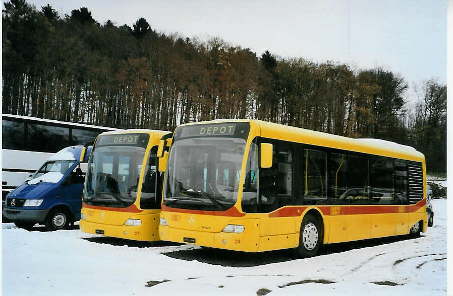 (081'619) - BLT Oberwil - Nr. 24 - Mercedes am 28. November 2005 in Kloten, EvoBus