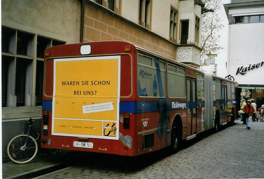 (081'705) - VAG Freiburg - Nr. 347/FR-SW 105 - Vetter Pcklewagen am 3. Dezember 2005 in Freiburg, Engelstrasse
