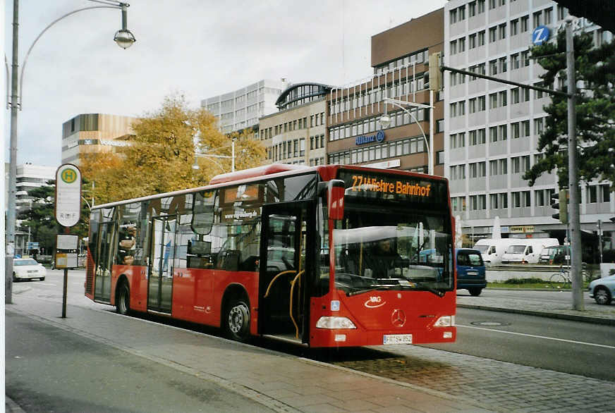 (081'719) - VAG Freiburg - Nr. 852/FR-SW 852 - Mercedes am 3. Dezember 2005 beim Bahnhof Freiburg