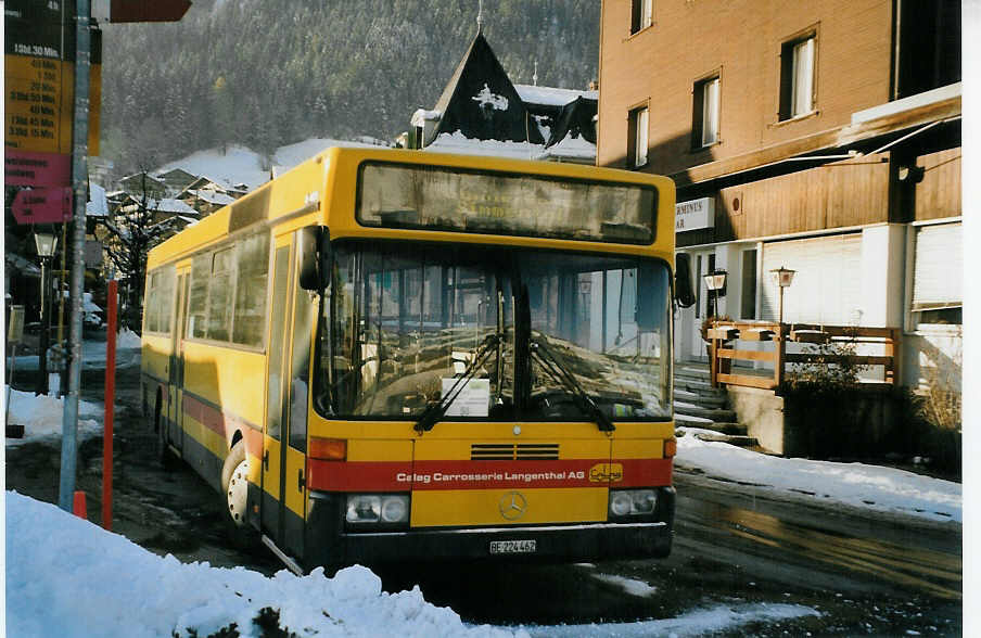 (081'812) - Tritten, Zweisimmen - BE 224'462 - Mercedes (ex Calag, Langenthal; ex AAGL Liestal Nr. 75; ex AAGL Liestal Nr. 64) am 11. Dezember 2005 beim Bahnhof Zweisimmen