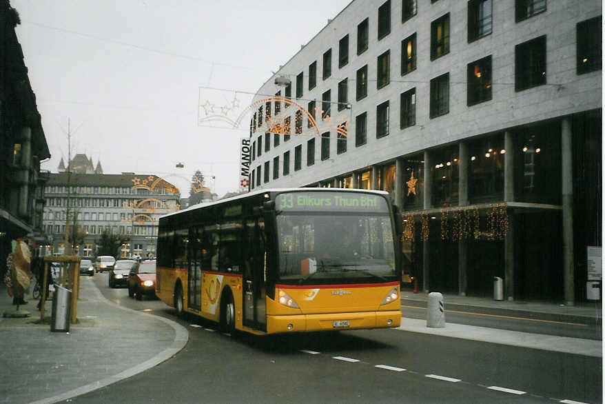 (081'828) - Burri, Teuffenthal - BE 60'582 - Van Hool am 12. Dezember 2005 beim Bahnhof Thun