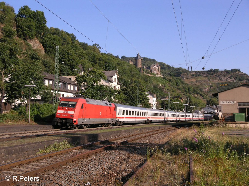 101 010-2 durchf�hrt Bacharach mit den IC 2319 M�nster – Stuttgart. 24.07.08
