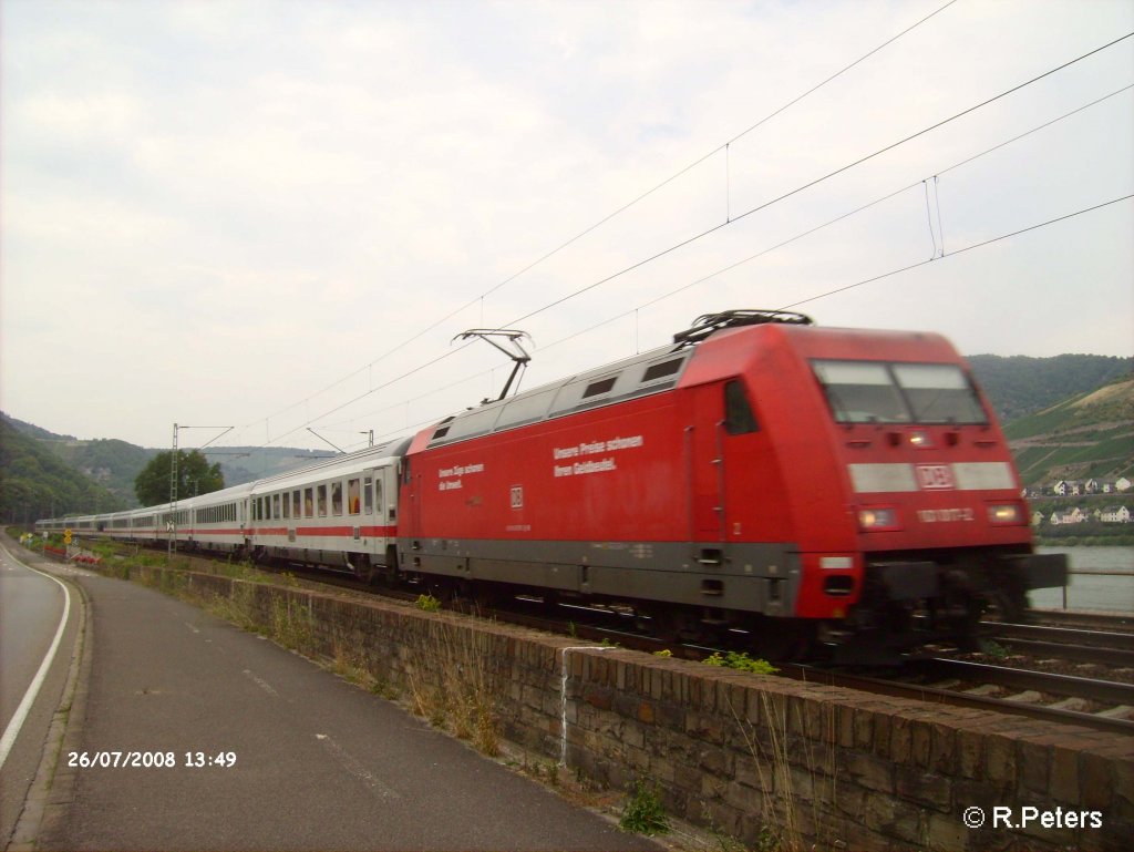 101 037-2 zieht bei Rheindiebach ein IC gen S�den. 26.07.08