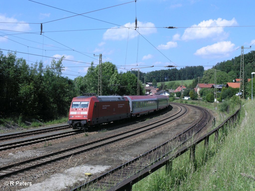 101 059-4 zieht �BB IC 746 Salzburg HBF durch Hellwang-Elixhausen. 13.06.09
