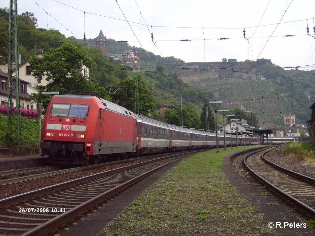 101 074-3 durchf�hrt Oberwesel mit den EC 101/103 Hamburg-Chur. 26.07.08
