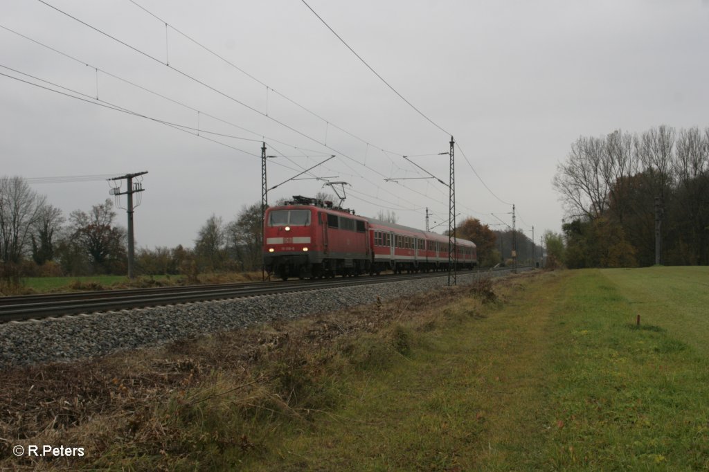 111 018-8 zieht den RE37115 nach M�nchen bei Nersingen. 02.11.10