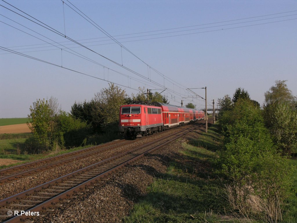 111 203-6 mit RE4262 M�nchen – N�rnberg bei Altegolsheim. 21.04.11

