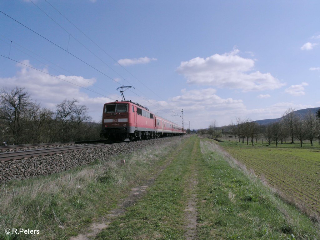 111 224-2 schiebt bei Th�ngersheim eine RB. 10.04.10