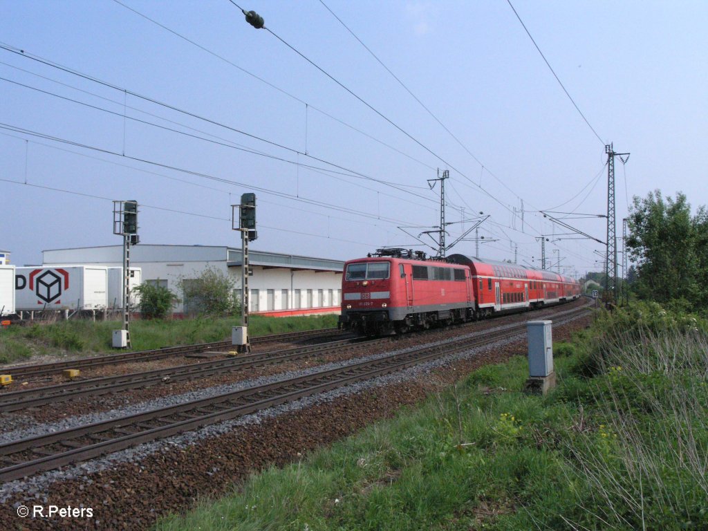 111 226-7 durchf�hrt Obertraubling mit den RE4250 N�rnberg HBF . 01.05.09
