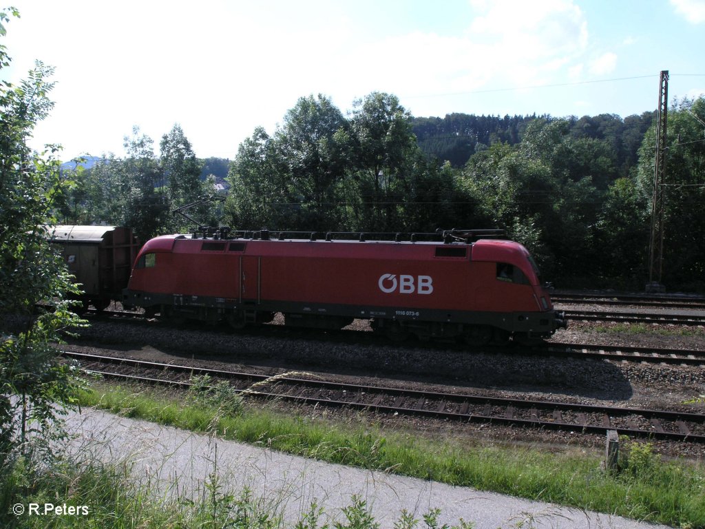 1116 073-6 zieht ein G�terzug durch Hellwang-Elixhausen. 13.06.09
