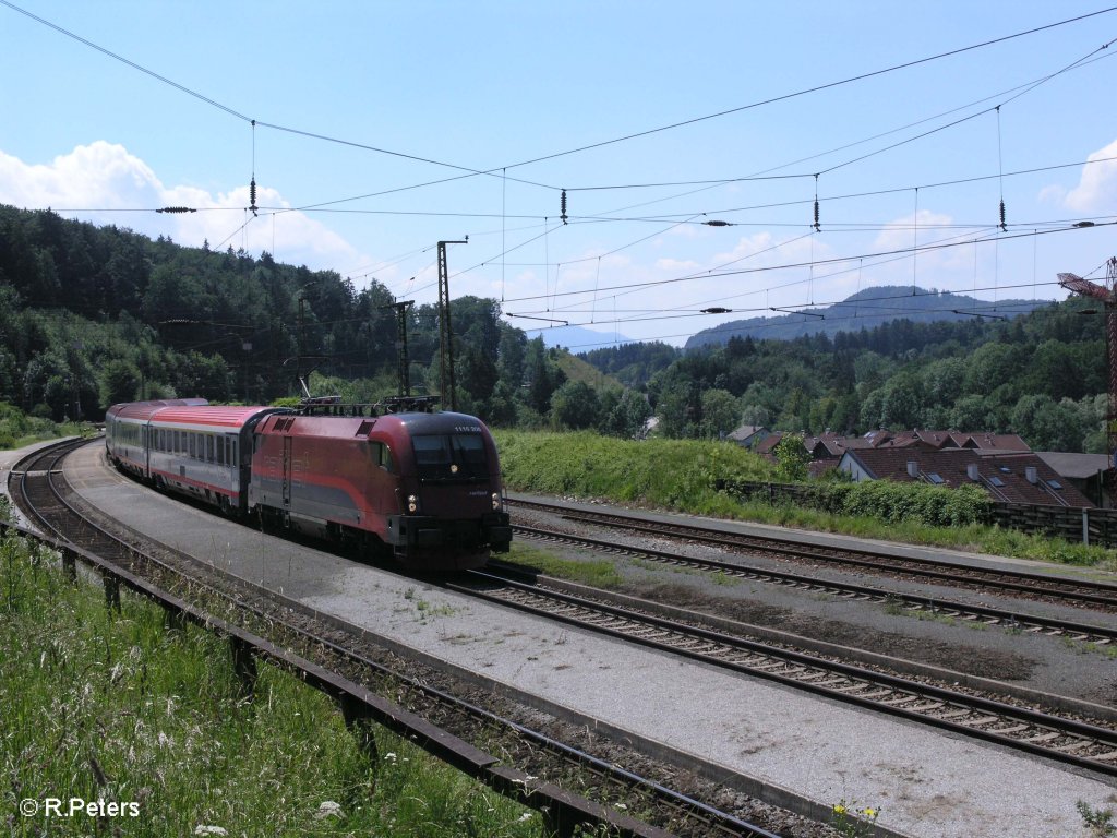 1116 206-2 zieht den IC 643 Wien Westbahnhof FHS ST.P�lten durch Hellwang-Elixhausen. 13.06.09
