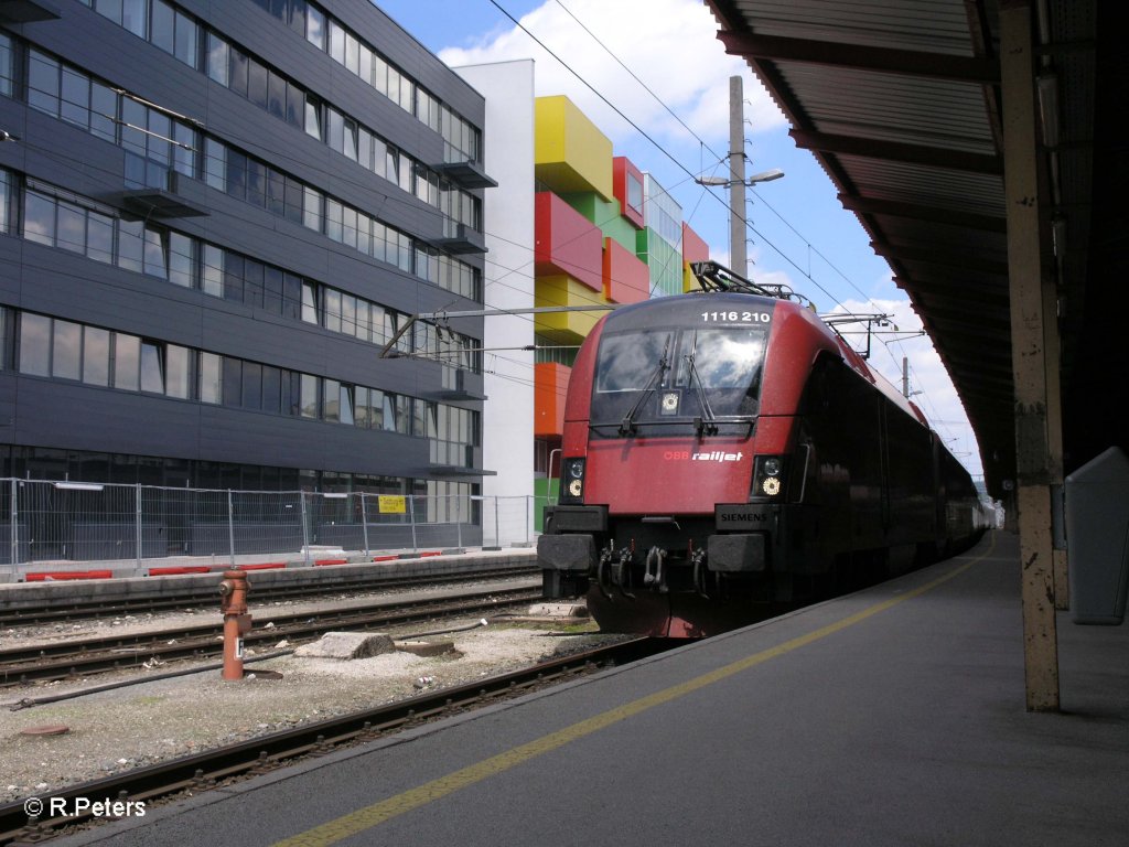 1116 210-4 hat Salzburg HBF mit den Railjet 60 nach M�nchen erreicht. 13.06.09
