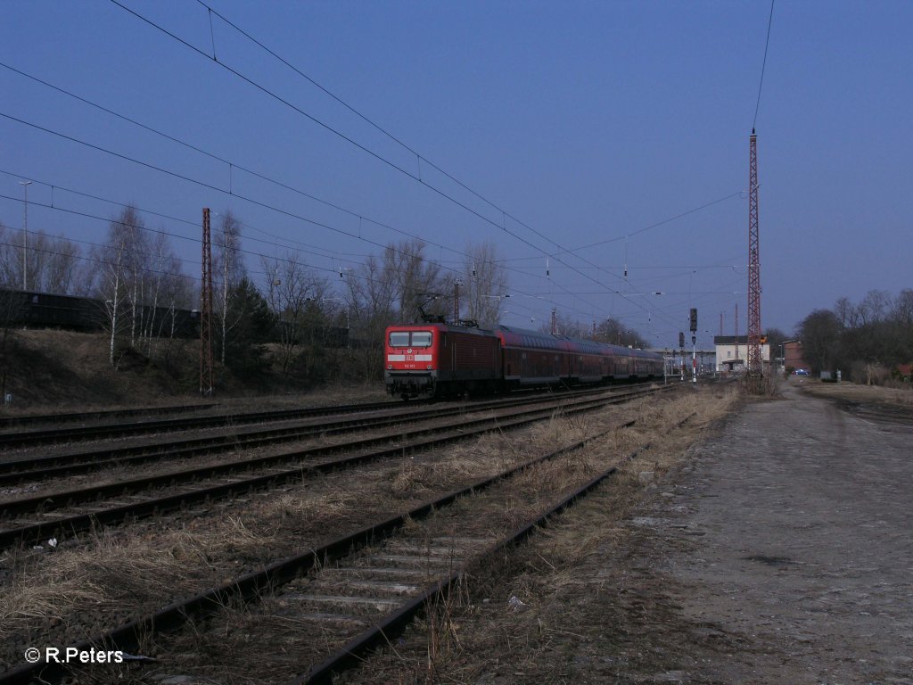 112 103 schiebt RE1 durch Ziltendorf. 09.03.11