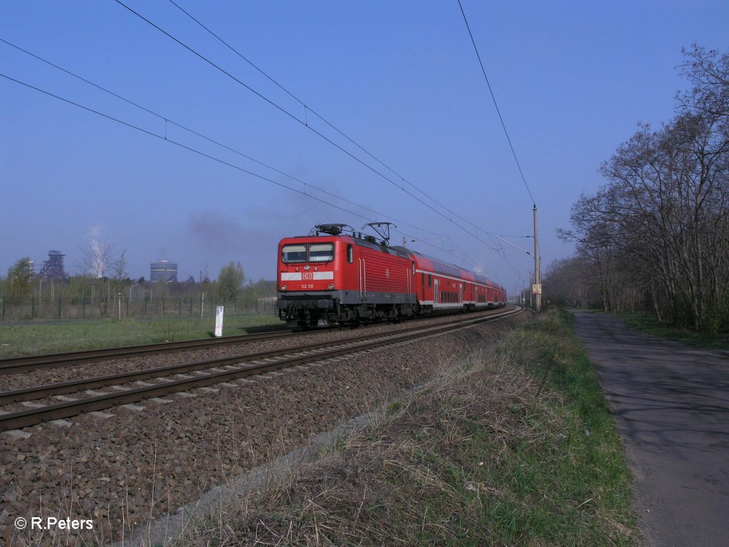 112 110 als RE 18105 Eisenh�ttenstadt kurz vorm Ziel. 18.04.11
