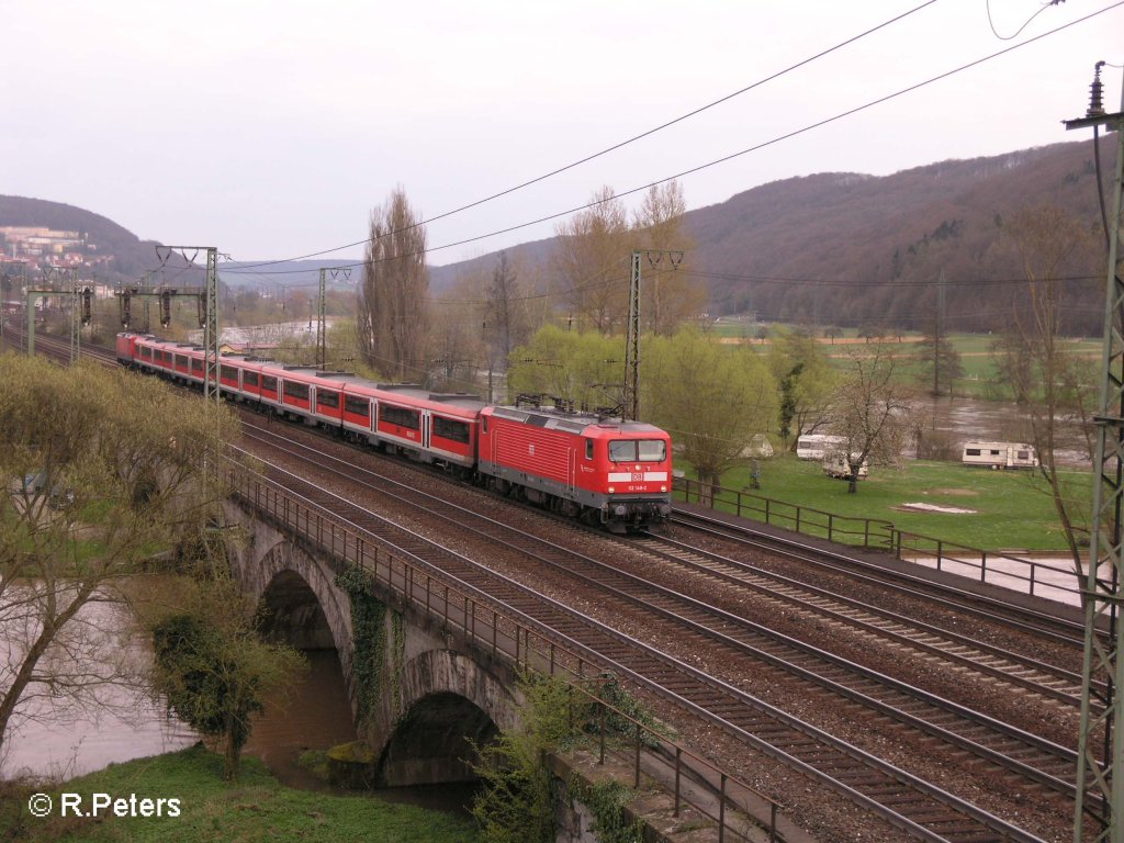 112 148-2 verl�sst im Sandwitch Gem�nden als RE Frankfurt/Main. 12.04.08