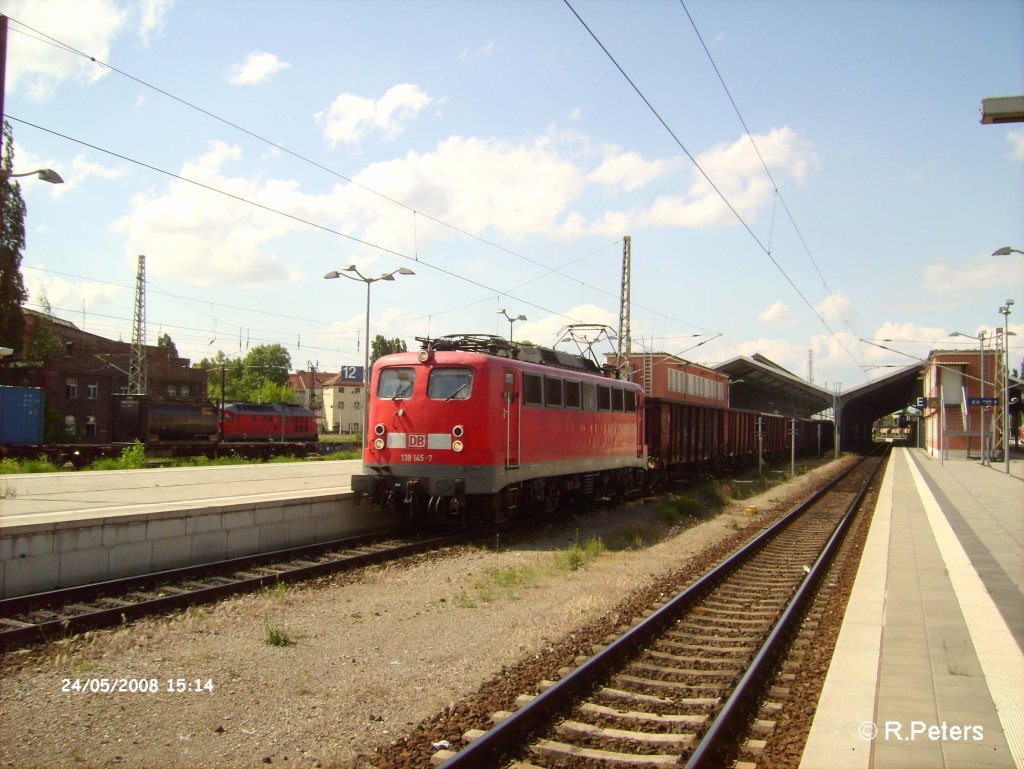 139 145-7 durchf�hrt den Bahnhof Frankfurt/oder mit ein Kohlezug. 24.05.08