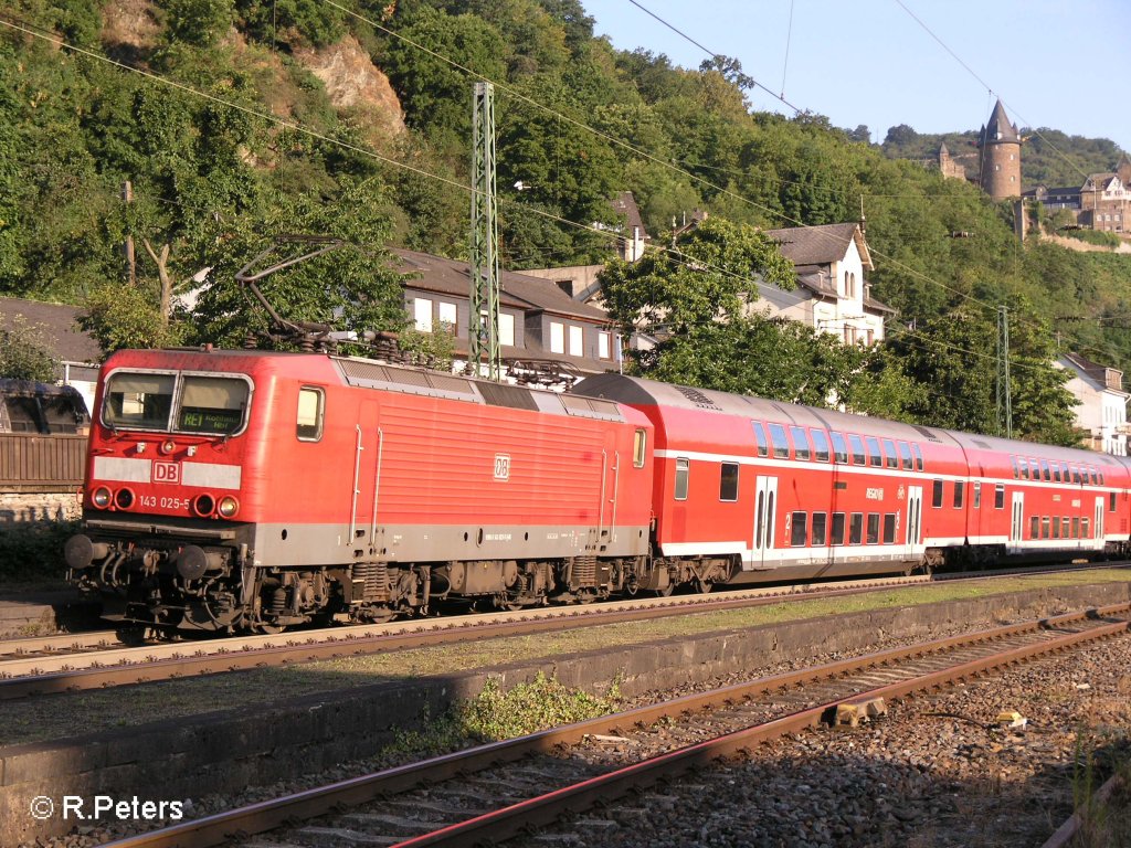 143 025-5 verl�sst Bacharach mit ein RE nach Frankfurt/Main. 24.07.08