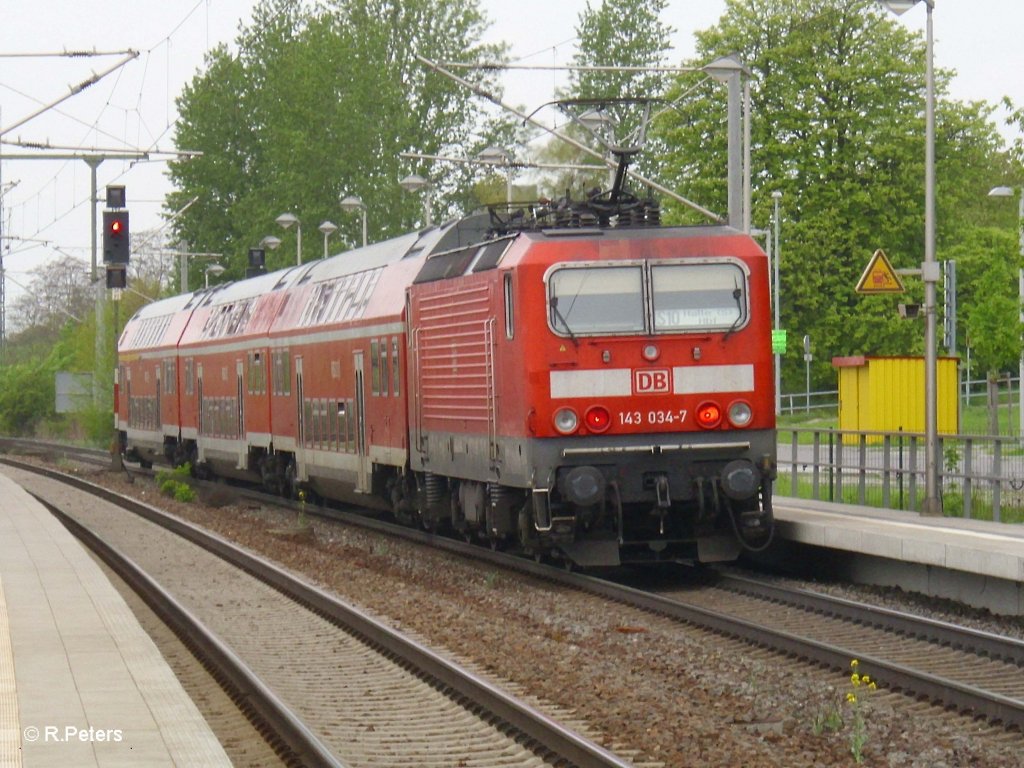143 034-7 verlie� Schkeuditz mit der S10 Halle. 02.05.10