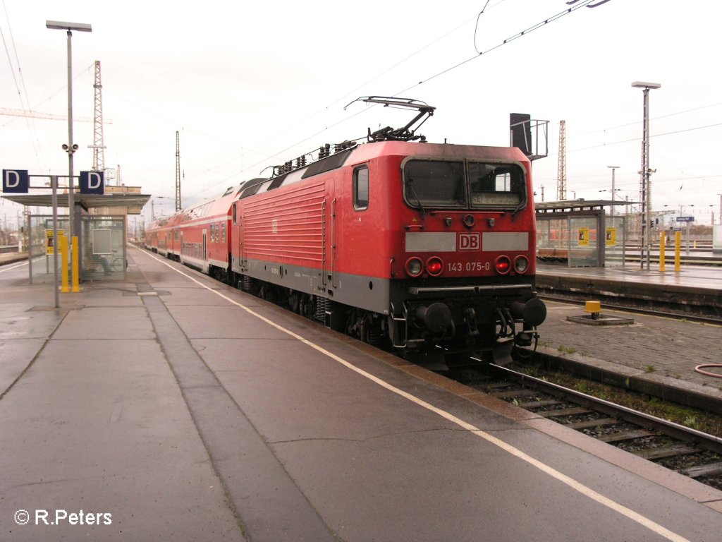 143 076-0 verl�sst Leipzig HBF mit ein RE Halle. 16.03.08