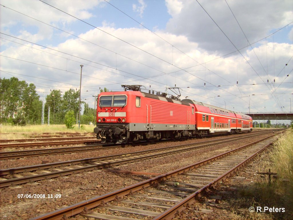 143 080-0 auf dem R�ckweg nach Cottbus in Eisenh�ttenstadt. 07.06.08