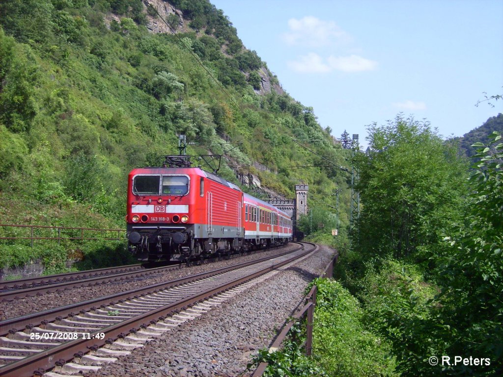143 168-3 verl�sst den Tunnel ST. Goars mit einer RB32 Mainz. 25.07.08
