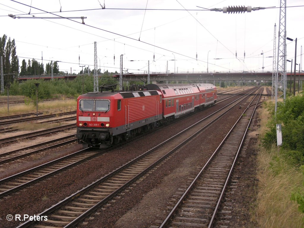 143 305-1 durchf�hrt Eisenh�ttenstadt mit RB11 Cottbus. 11.06.08