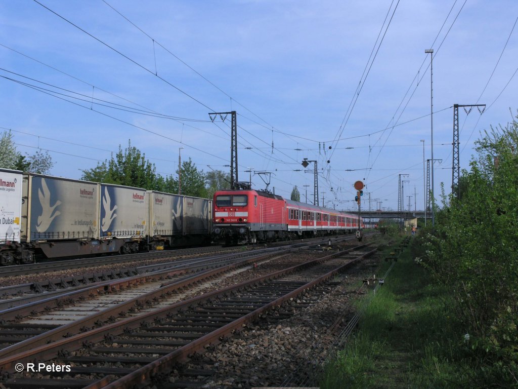 143 341-6 f�hrt in Regensburg mit der RB32126 Neumarkt(Oberpfalz) ein. 29.04.10