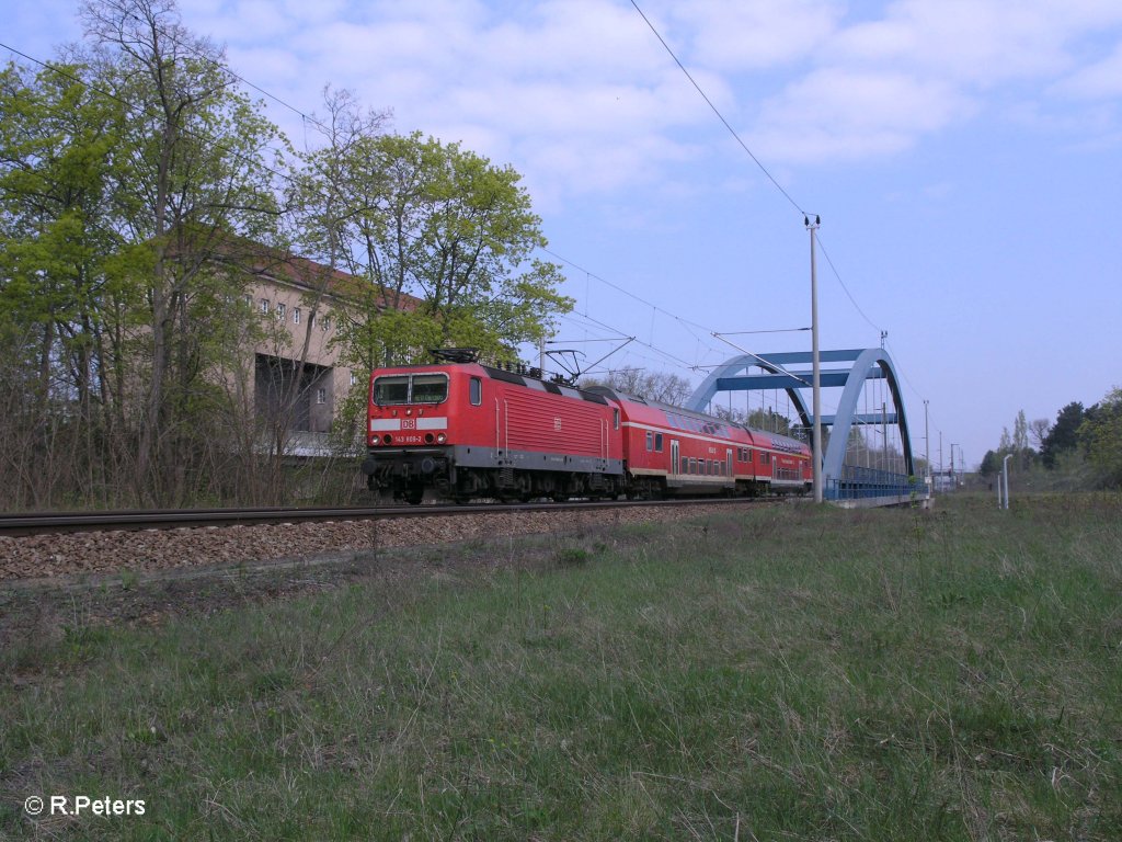 143 809-1 verl�sst Eisenh�ttenstadt als RE 18215 Cottbus. 19.04.11
