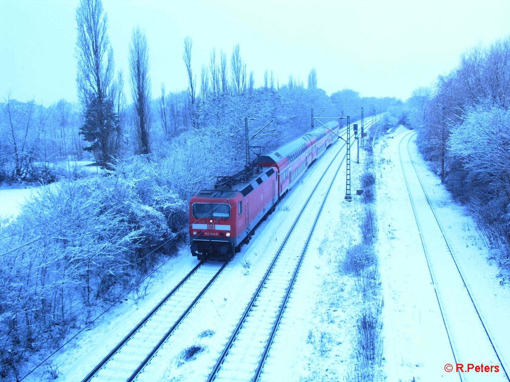 143 844-9 f�hrt als S10 Leipzig HBf in Schkeuditz ein. 23.12.09
