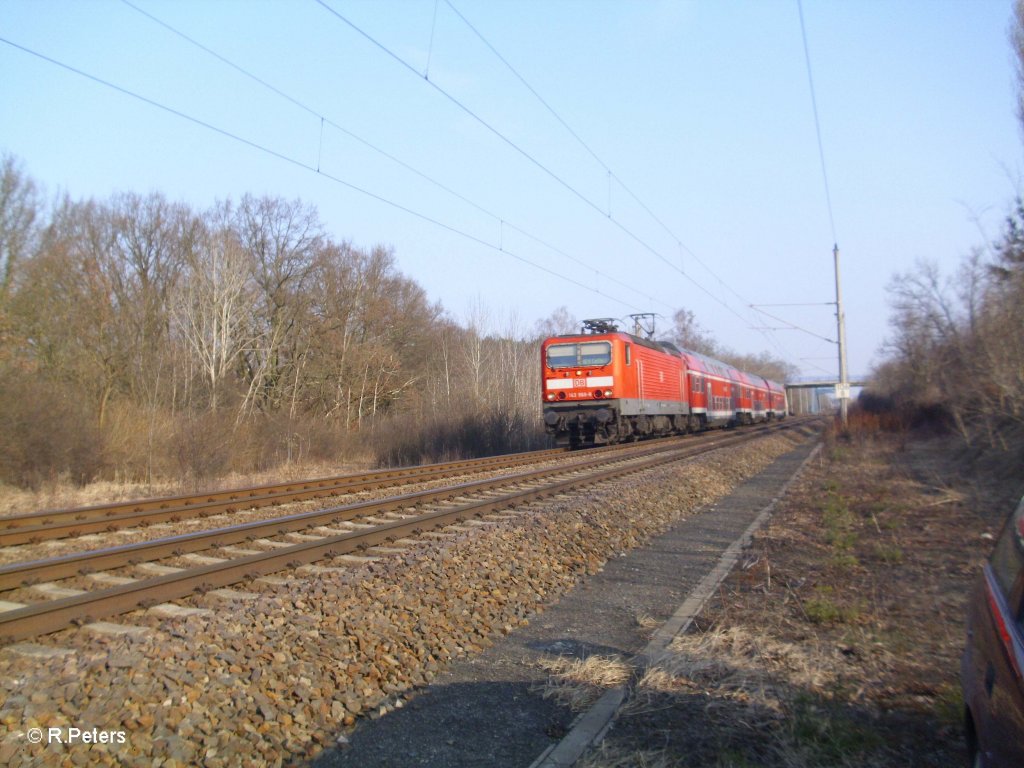 143 868-8 zieht den RE 18211 Cottbus durch Eisenh�ttenstadt. 09.03.11