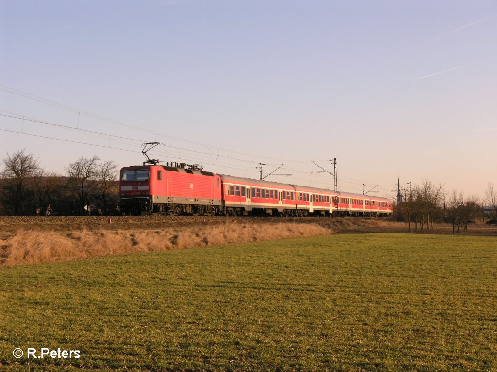 143 902-5 schiebt bei Th�ngersheim eine RB w�rzburg. 16.02.08